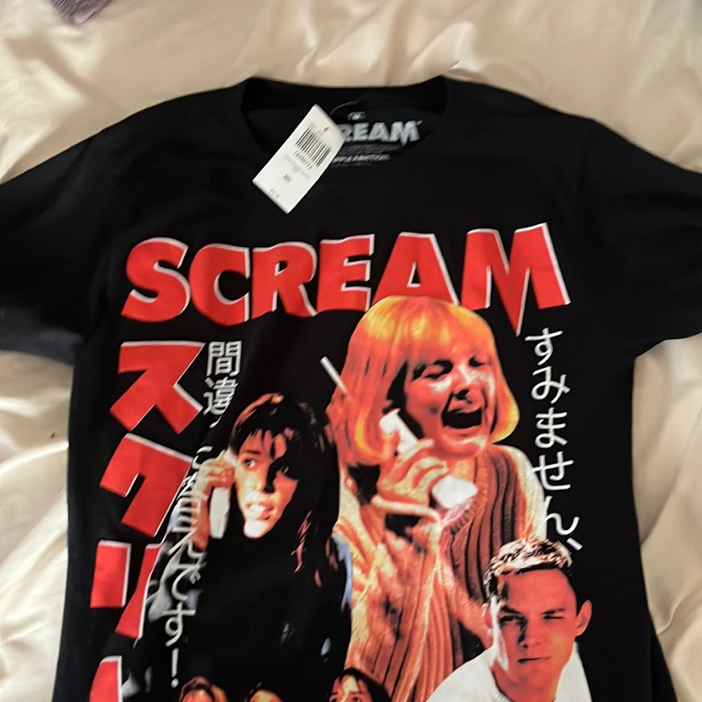 Hot topic, scream movie, medium
